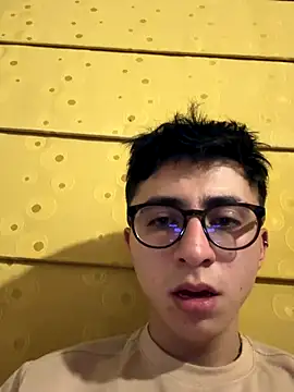 CamiRojas boy online show from October 4, 2025, 3:52 am