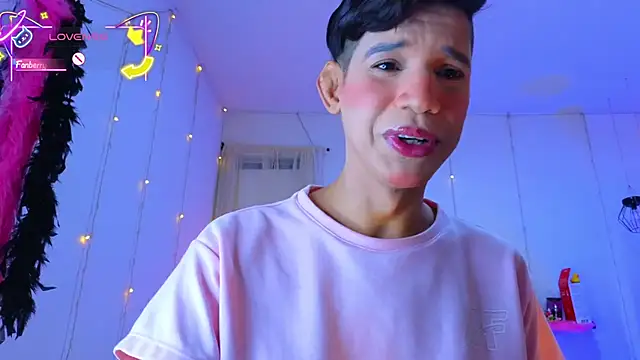 Snapshot of Ariel_Femboy_ chatting on February 10, 2026, 4:33 am Ariel Femboy online show from February 10, 2026, 4:33 am