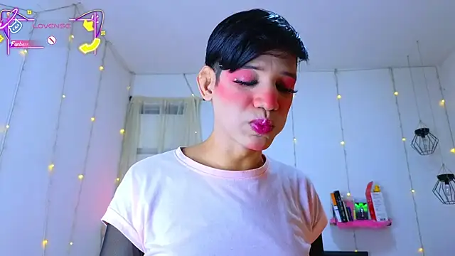 Snapshot of Ariel_Femboy_ chatting on January 17, 2026, 5:33 am Ariel Femboy online show from January 17, 2026, 5:33 am