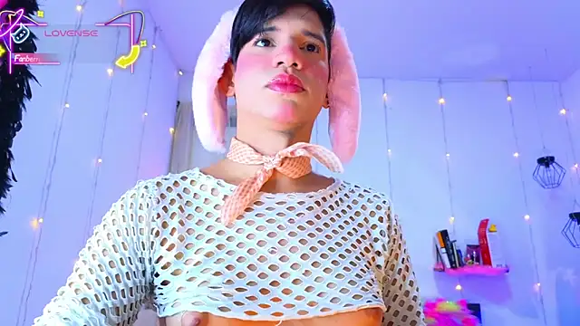 Snapshot of Ariel_Femboy_ chatting on February 1, 2026, 4:00 am Ariel Femboy online show from February 1, 2026, 4:00 am