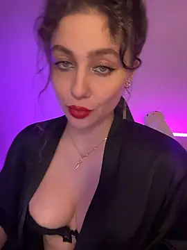 Snapshot of Your_insomniya chatting on November 28, 2025, 8:20 pm Your insomniya online show from November 28, 2025, 8:20 pm