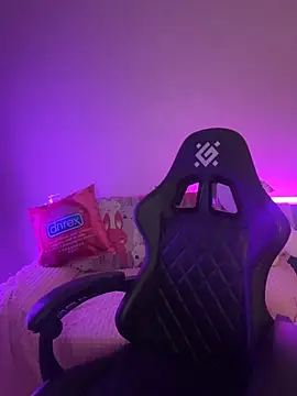 Snapshot of Your_insomniya chatting on November 8, 2025, 10:13 pm Your insomniya online show from November 8, 2025, 10:13 pm