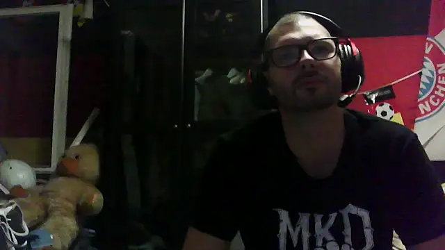 Die-geile-Sau online show from September 29, 2025, 7:19 pm