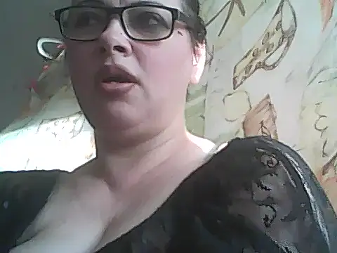 deluxpussy online show from November 4, 2025, 6:28 am