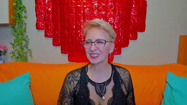 iamyourdream89 online show from February 26, 2026, 3:56 pm