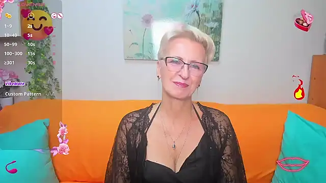 iamyourdream89 online show from October 3, 2025, 10:06 am