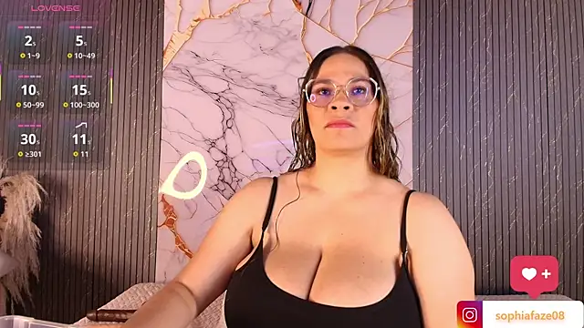 big tits in your face online show from February 4, 2026, 8:15 pm