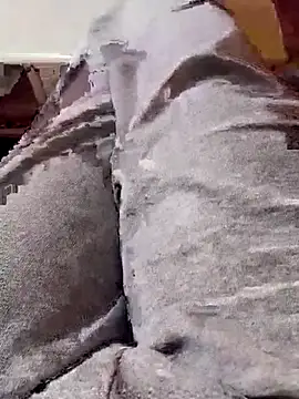 mysteriouscouple001 online show from November 28, 2025, 10:37 am