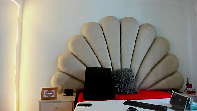 Natasha  Blue online show from March 21, 2025, 7:24 pm