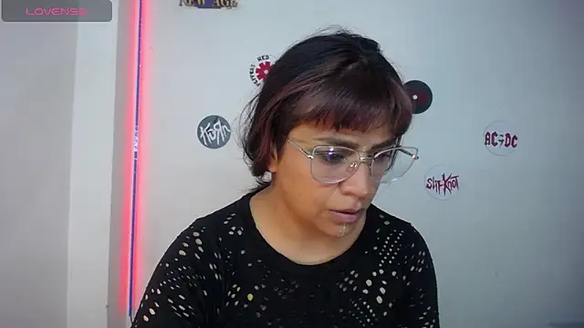pinky violeta online show from May 10, 2026, 6:10 pm