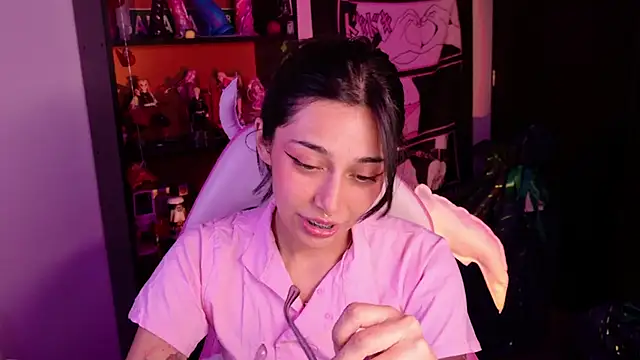 amber yull online show from June 28, 2026, 2:18 am
