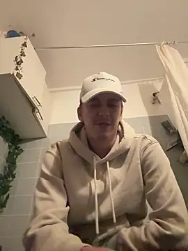 Toyjungee online show from March 6, 2026, 7:42 pm