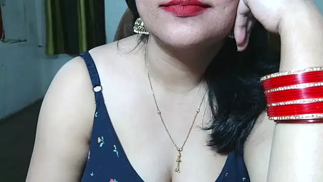 Cute Mahi22 online show from February 11, 2026, 8:20 pm