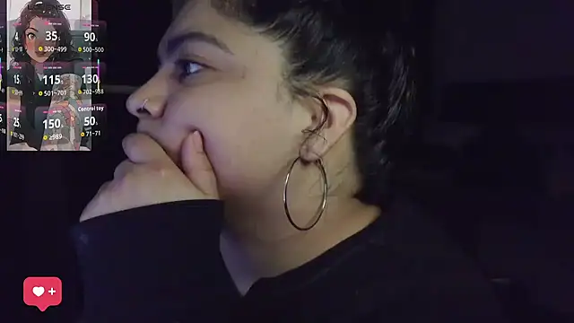 kimmiakiss22 online show from April 18, 2026, 2:36 am