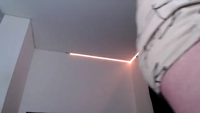 Snapshot of dolcemacca chatting on October 8, 2025, 3:52 am dolcemacca online show from October 8, 2025, 3:52 am