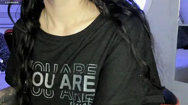 natasha logan  online show from March 31, 2026, 4:25 am