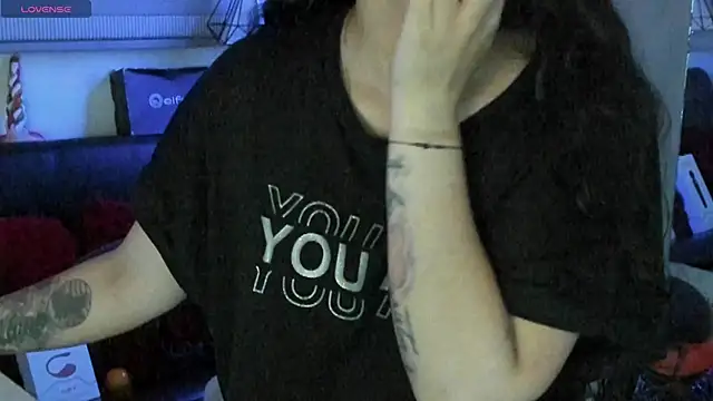 natasha logan  online show from March 13, 2026, 4:06 am