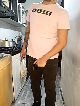 Snapshot of catire2323 chatting on January 10, 2026, 1:12 am catire2323 online show from January 10, 2026, 1:12 am