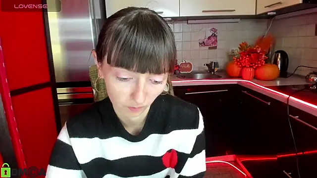 TayanaJons online show from October 4, 2025, 6:59 am