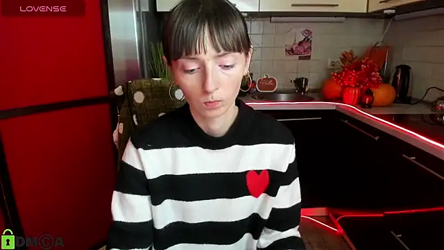 TayanaJons online show from November 12, 2025, 7:56 am