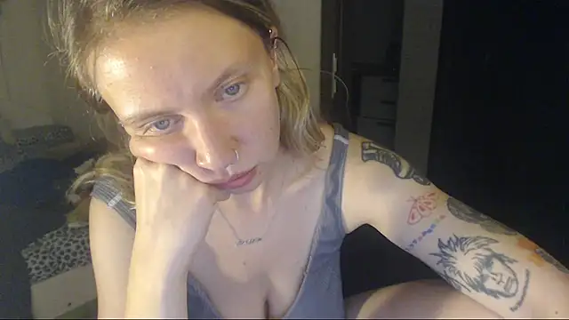 amanda kiss kiss online show from September 14, 2025, 9:04 pm