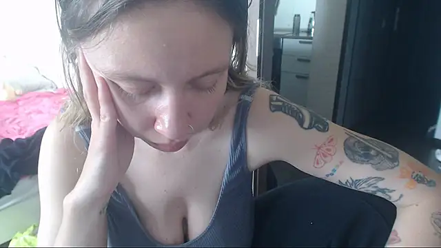 amanda kiss kiss online show from October 3, 2025, 11:56 am