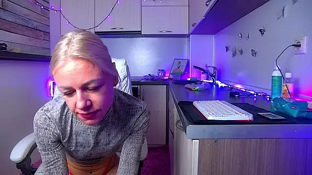 Skinny Nally online show from April 8, 2026, 1:18 am