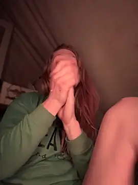 Snapshot of GoldenFlameGoddess chatting on February 21, 2026, 7:32 am GoldenFlameGoddess online show from February 21, 2026, 7:32 am