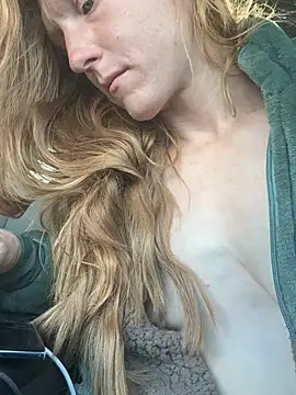 Snapshot of GoldenFlameGoddess chatting on February 15, 2026, 5:12 pm GoldenFlameGoddess online show from February 15, 2026, 5:12 pm