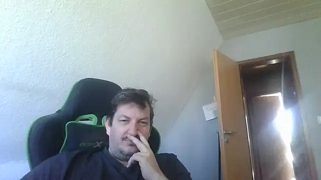 Golffahrer1982 online show from May 25, 2026, 8:02 am