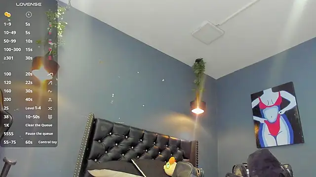 Sophiietaylor online show from November 27, 2025, 11:32 am