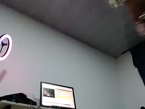 KarimaSarabe online show from February 25, 2025, 8:21 pm