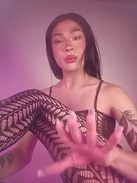 Snapshot of Victor-and-shelly chatting on November 23, 2025, 5:50 am Victor-and-shelly online show from November 23, 2025, 5:50 am