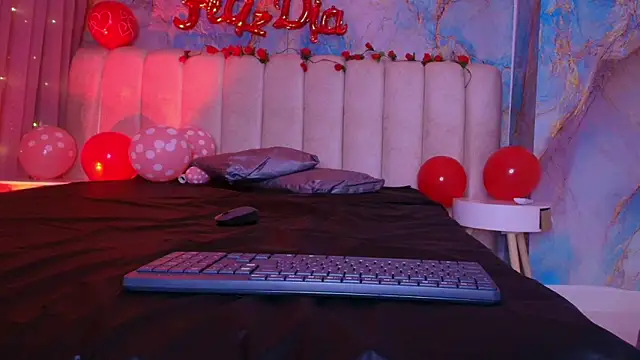  sex mia online show from February 12, 2026, 7:24 pm