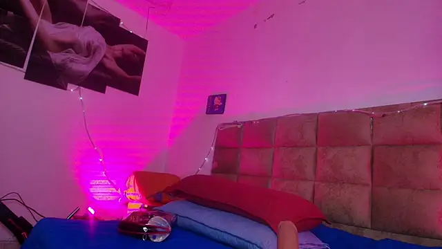  sex mia online show from November 6, 2025, 7:29 pm