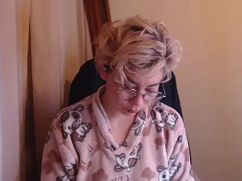 Snapshot of diane_fergusson chatting on March 21, 2026, 10:52 am diane fergusson online show from March 21, 2026, 10:52 am