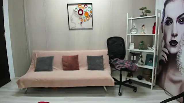 Cassandra Hotty online show from April 7, 2026, 3:19 am