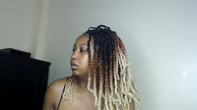 NIKKIE LOVE online show from March 27, 2026, 8:22 am