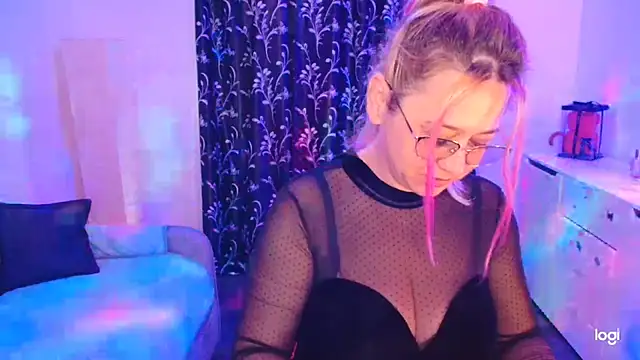 freyyamore1 online show from May 14, 2026, 5:15 am