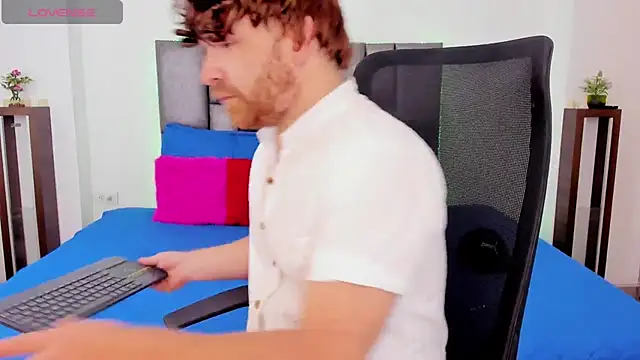 michacosio online show from October 22, 2025, 6:51 pm