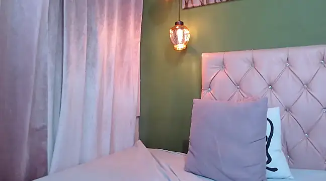 AngelitaWild  online show from February 14, 2025, 12:09 am