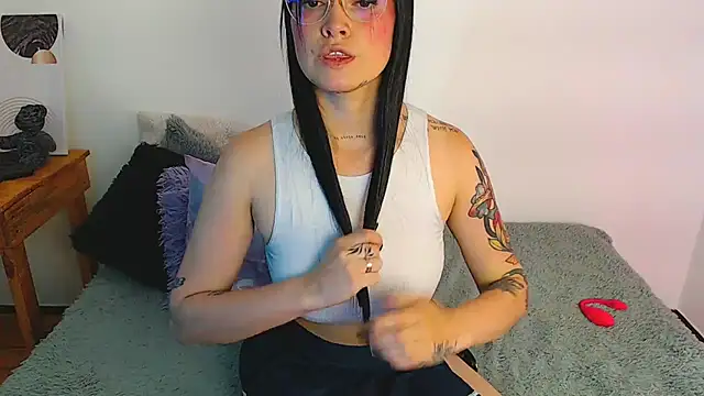 Isa Maiden1 online show from October 11, 2025, 3:24 pm