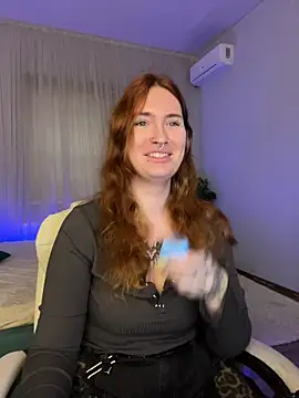  Chlo  e online show from November 8, 2025, 12:42 pm