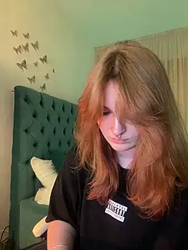  Chlo  e online show from February 26, 2025, 10:47 pm