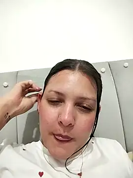 Mia Hampton online show from April 2, 2026, 8:59 pm