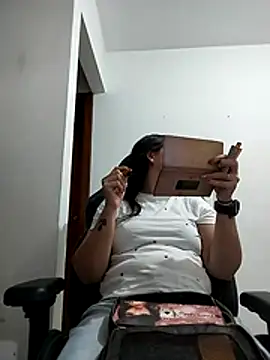 Mia Hampton online show from January 11, 2026, 8:27 pm