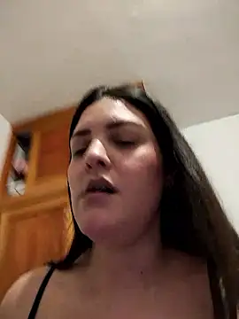 Mia Hampton online show from January 5, 2026, 8:45 pm