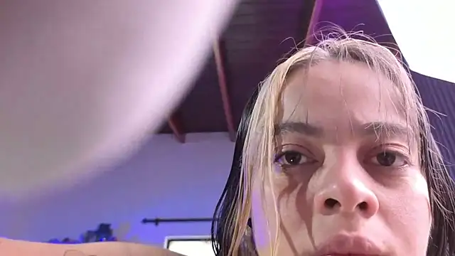 Cuttiealice online show from November 25, 2025, 12:38 pm