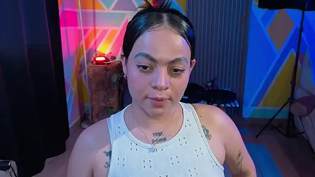 Cuttiealice online show from October 19, 2025, 7:49 pm