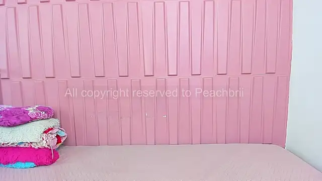 Briana Wells  online show from September 24, 2025, 1:39 pm